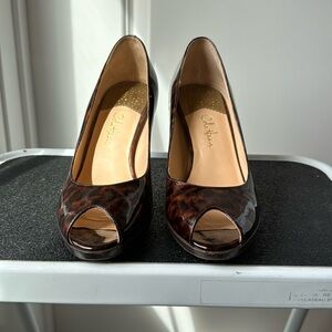 Price Cut - In Style Tortoise Shell Patent Leather Peep Toe Heels